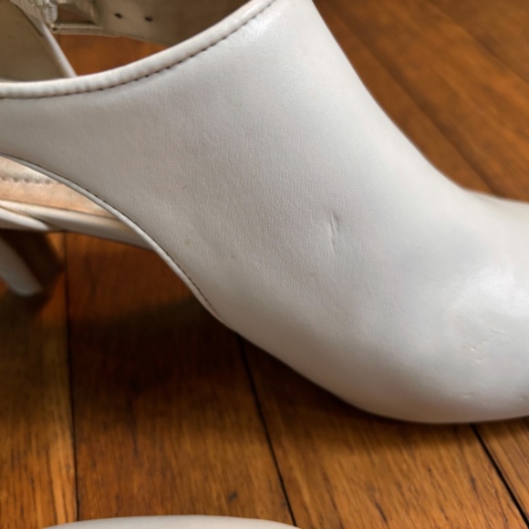 Cream Bandolino heels/shoes - Picture 6 of 9